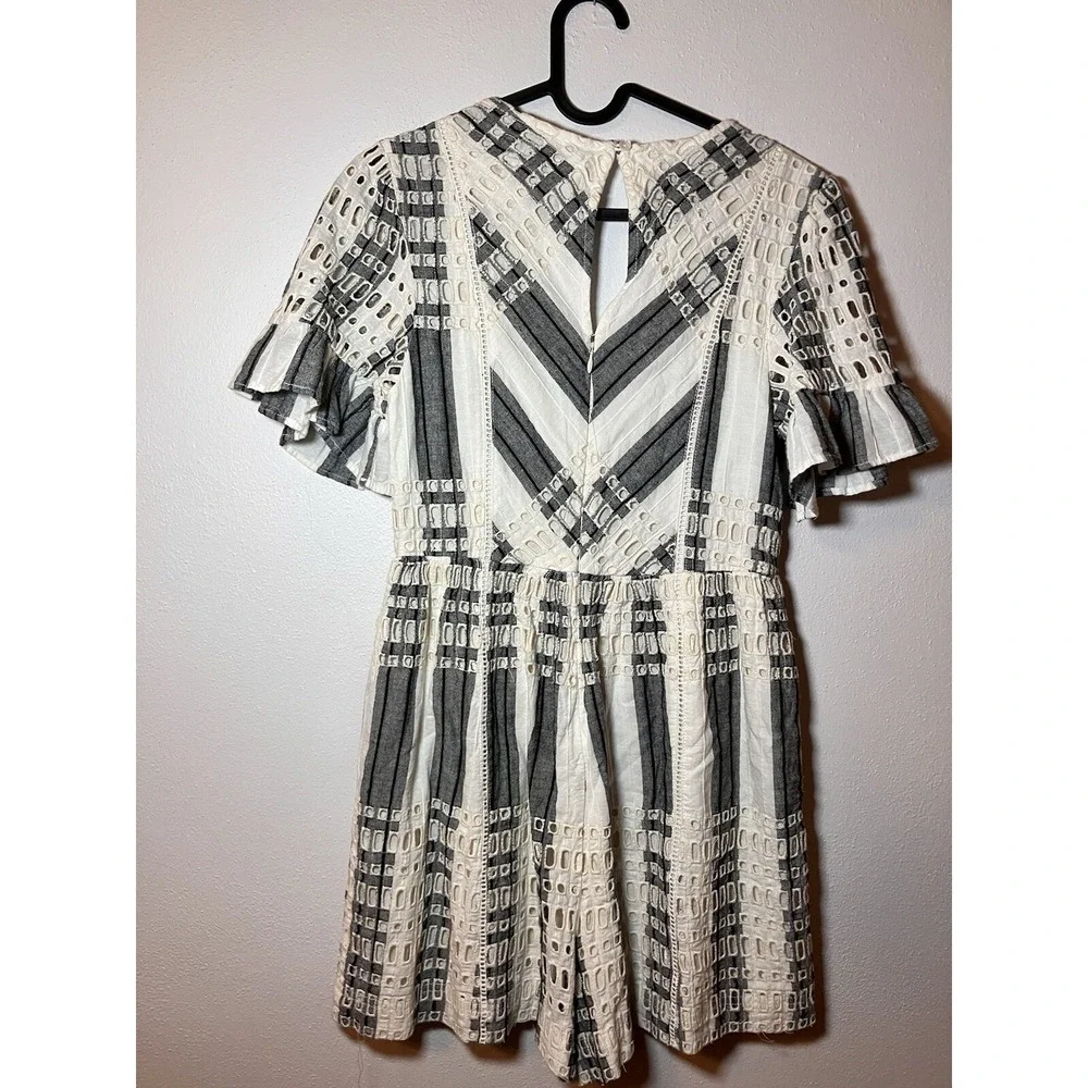 Anthropologie Romper Eyelet Ruffle Shorts White Black US Boho Feminine Vacation - Picture 3 of 10